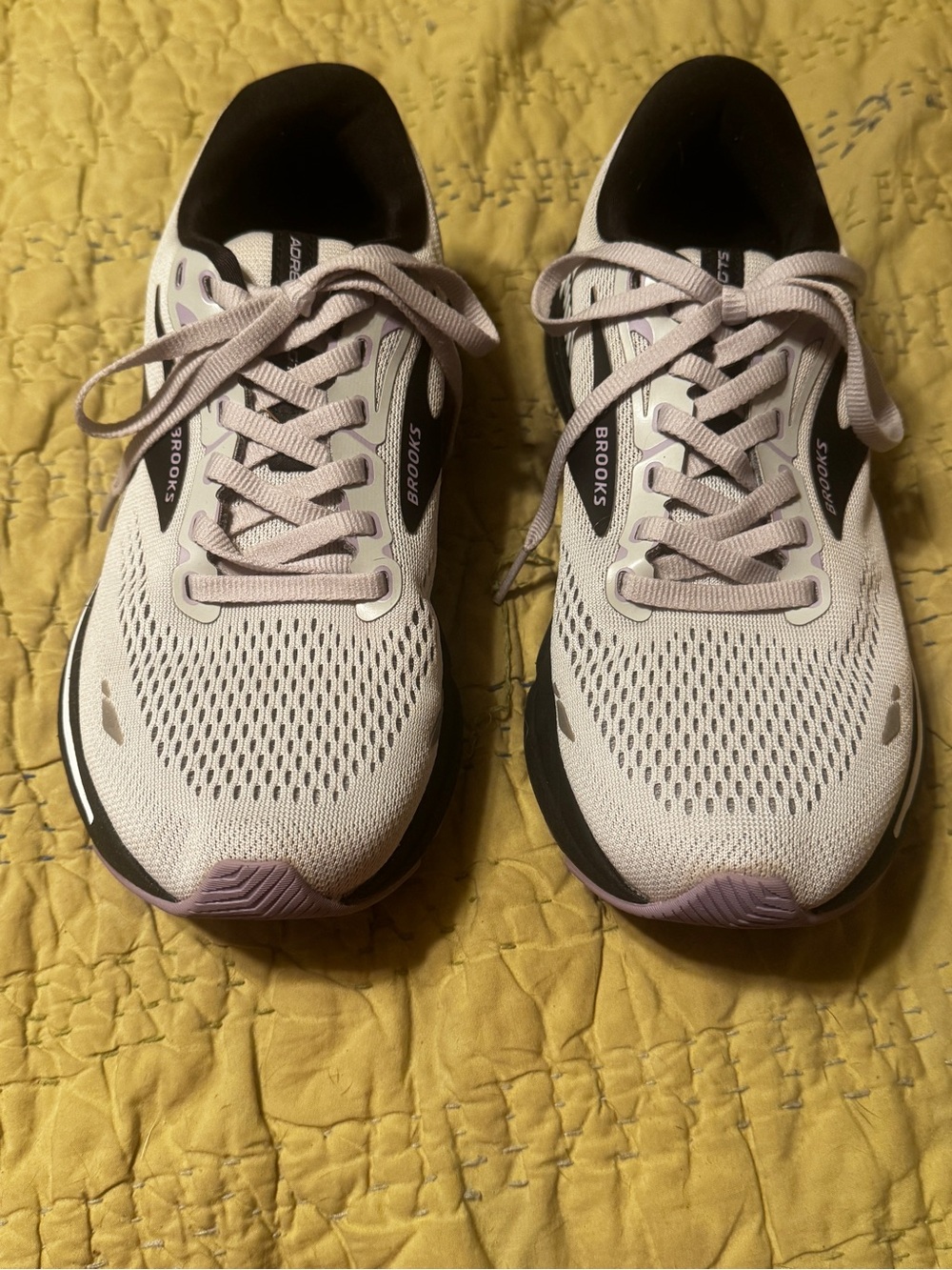 Brooks Women's Running Shoes - Light Lavender and Black